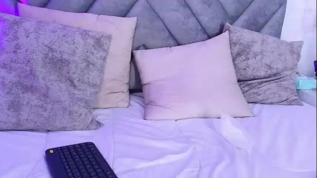 Image 3 of chloe_wilson7 Stream on Chaturbate on 1 month ago