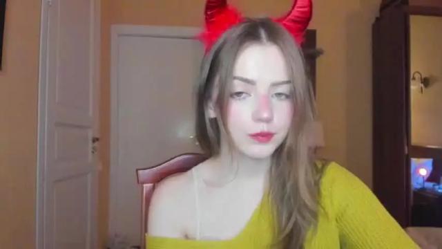 Image 4 of chloe_wilsonn Stream on Chaturbate on 14 months ago