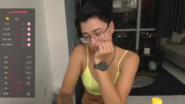 Image 6 of chloe_x_ Stream on Chaturbate on 14 months ago
