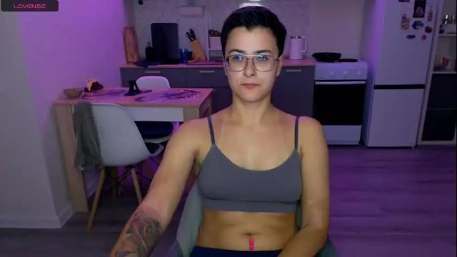 Image 2 of chloe_x_ Stream on Chaturbate on 6 days ago