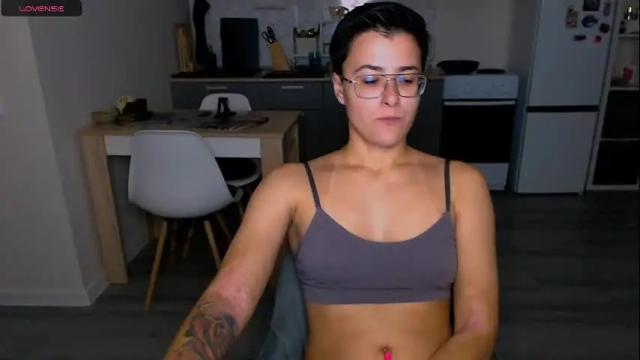 Image 2 of chloe_x_ Stream on Chaturbate on 4 months ago