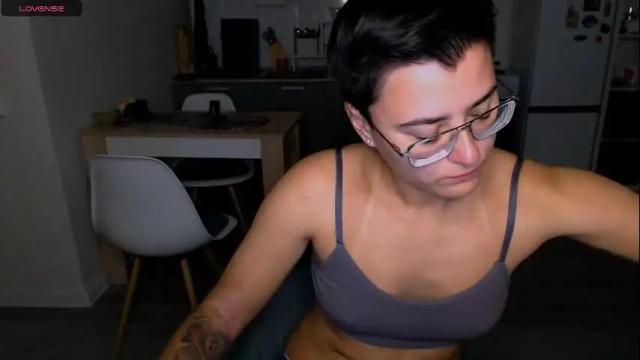 Image 3 of chloe_x_ Stream on Chaturbate on 4 months ago