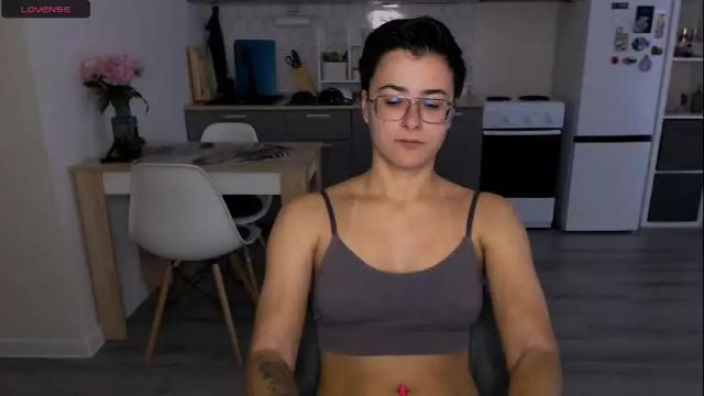 Image 3 of chloe_x_ Stream on Chaturbate on 3 months ago