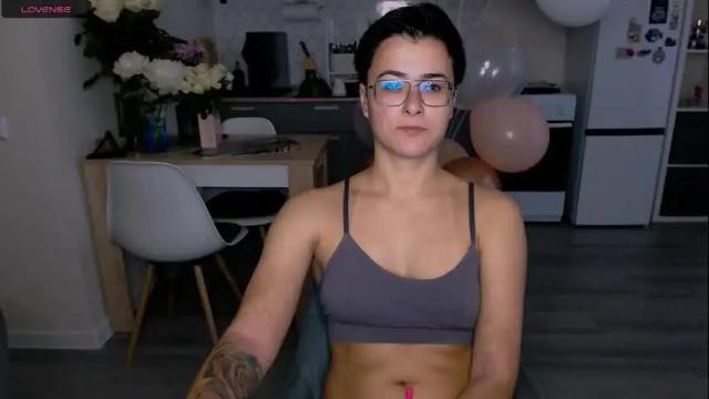 Image 2 of chloe_x_ Stream on Chaturbate on 3 months ago
