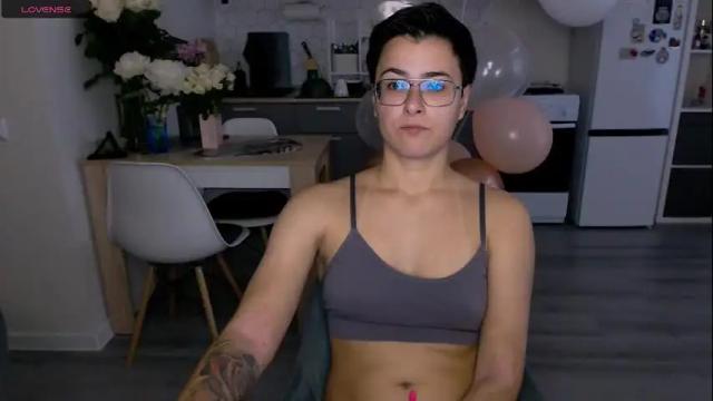Image 3 of chloe_x_ Stream on Chaturbate on 3 months ago