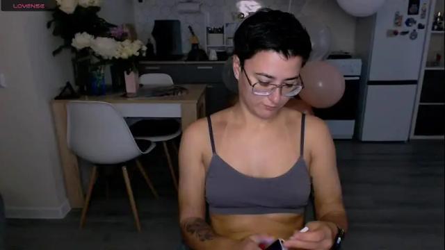 Image 7 of chloe_x_ Stream on Chaturbate on 3 months ago