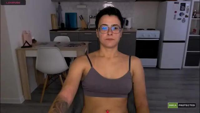 Image 4 of chloe_x_ Stream on Chaturbate on 2 months ago