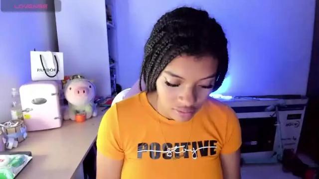 Image 2 of chloecarter_ Stream on Chaturbate on 20 months ago