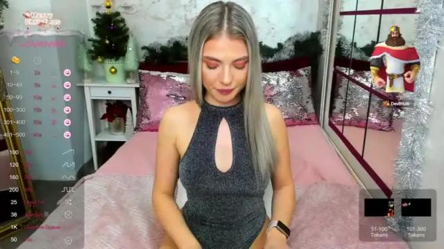 Image 3 of chloecheryy Stream on Chaturbate on 17 months ago