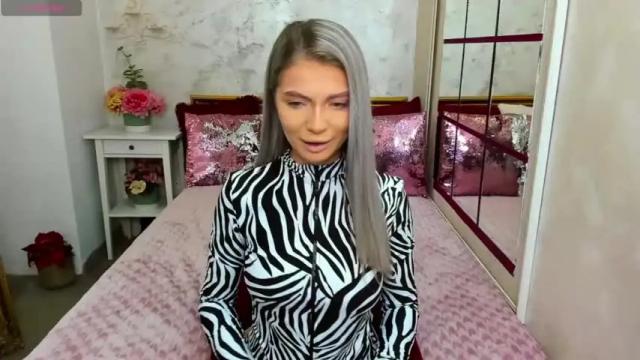 Image 3 of chloecheryy Stream on Chaturbate on 15 months ago