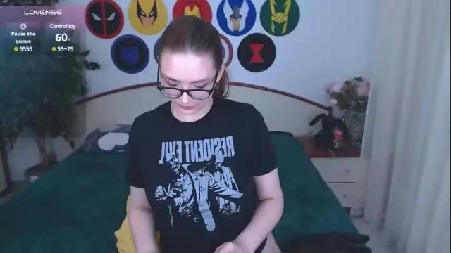 Image 3 of chloecristal Stream on Chaturbate on 2 months ago