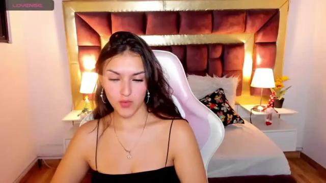 Thumbnail 1, chloee_fox's Stream at Chaturbate, 17 months ago