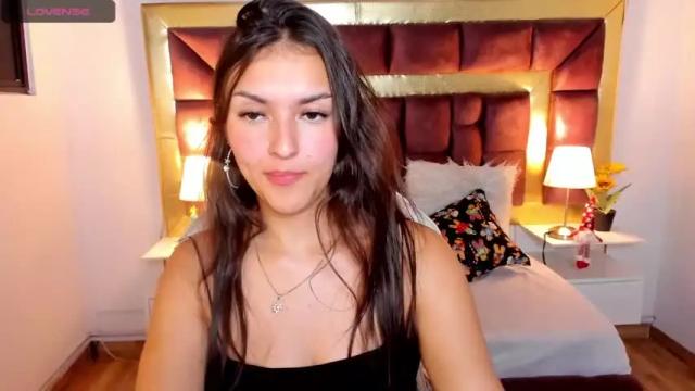Image 11 of chloee_fox Stream on Chaturbate on 17 months ago