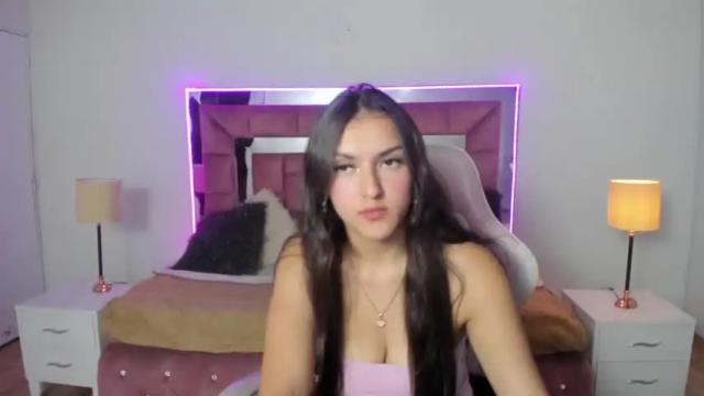 Image 7 of chloee_fox Stream on Chaturbate on 17 months ago
