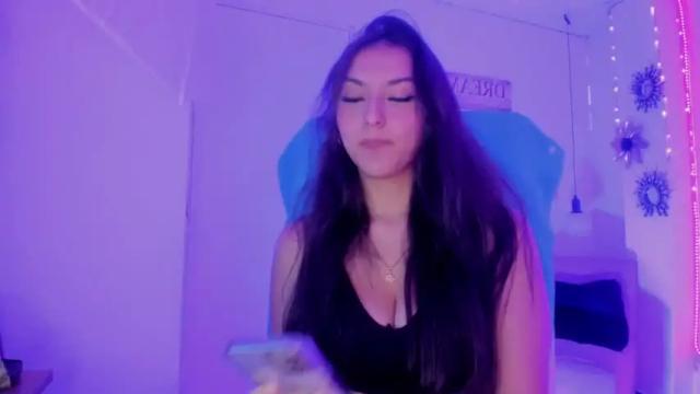 Image 11 of chloee_fox Stream on Chaturbate on 17 months ago