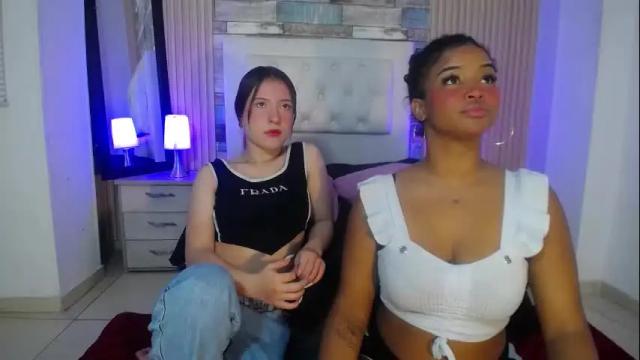 Image 3 of chloee_hs Stream on Chaturbate on 1 month ago