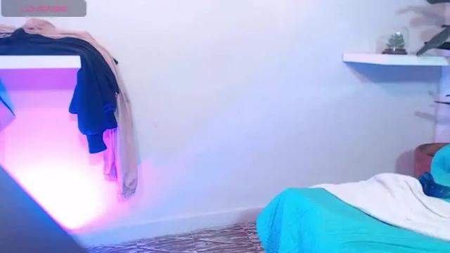 Image 4 of chloeeh24 Stream on Chaturbate on 23 months ago