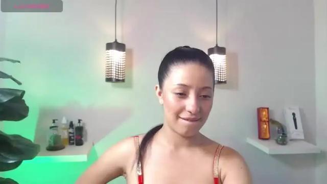 Image 2 of chloeeh24 Stream on Chaturbate on 22 months ago