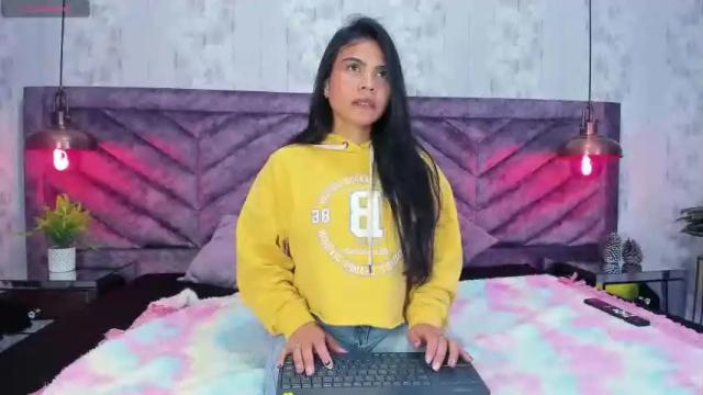Image 2 of chloef__ Stream on Chaturbate on 18 months ago