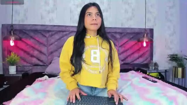 Image 3 of chloef__ Stream on Chaturbate on 18 months ago