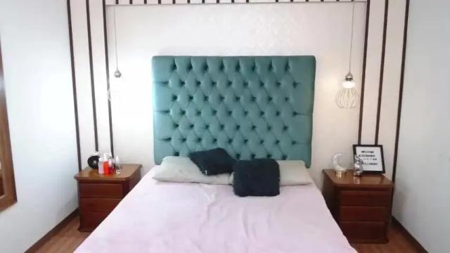 Image 2 of chloefall Stream on Chaturbate on 14 months ago