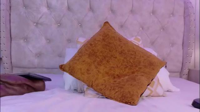 Image 11 of chloeferreira Stream on Chaturbate on 2 months ago