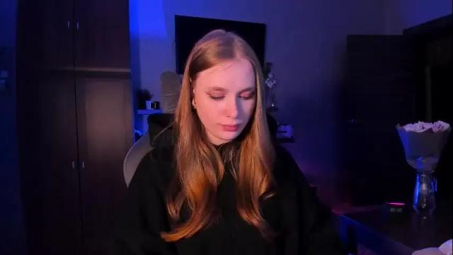 Image 10 of chloegins Stream on Chaturbate on 9 days ago