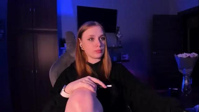 Image 2 of chloegins Stream on Chaturbate on 9 days ago