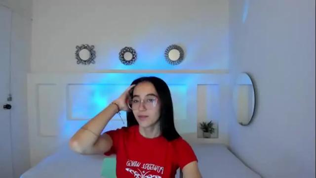 Image 4 of chloehil2 Stream on Chaturbate on 18 days ago