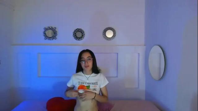 Image 7 of chloehil2 Stream on Chaturbate on 1 month ago