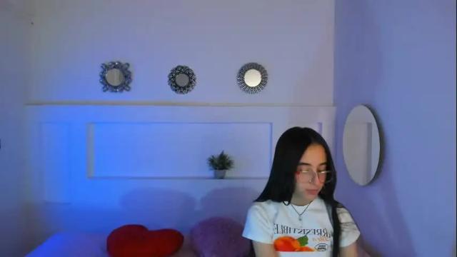 Image 8 of chloehil2 Stream on Chaturbate on 1 month ago