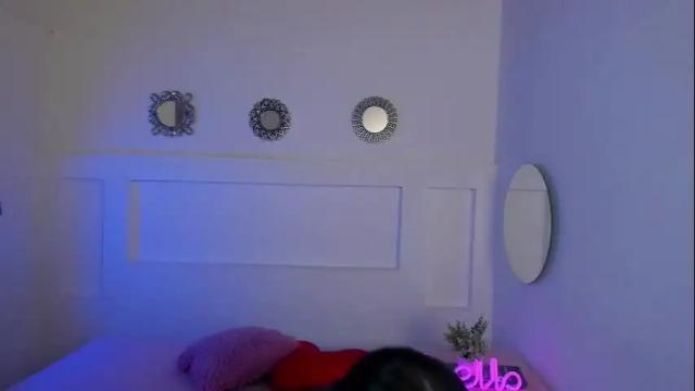 Image 3 of chloehil2 Stream on Chaturbate on 1 month ago
