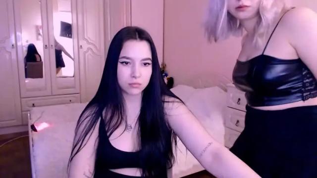 Image 12 of chloejamez Stream on Chaturbate on 19 months ago