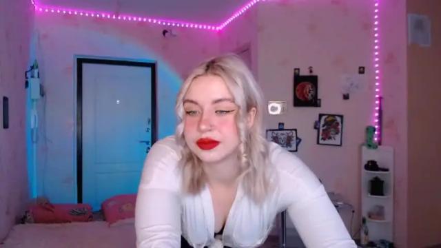 Thumbnail 1, chloejamez's Stream at Chaturbate, 19 months ago
