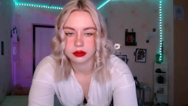 Image 2 of chloejamez Stream on Chaturbate on 19 months ago