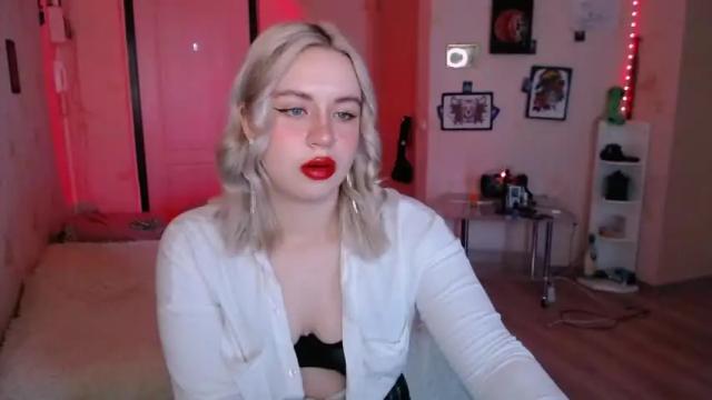 Image 8 of chloejamez Stream on Chaturbate on 19 months ago