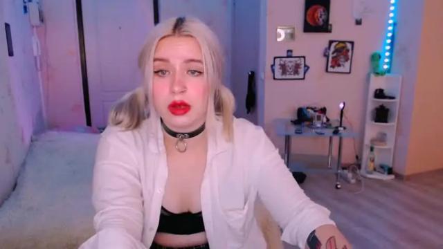 Image 12 of chloejamez Stream on Chaturbate on 19 months ago
