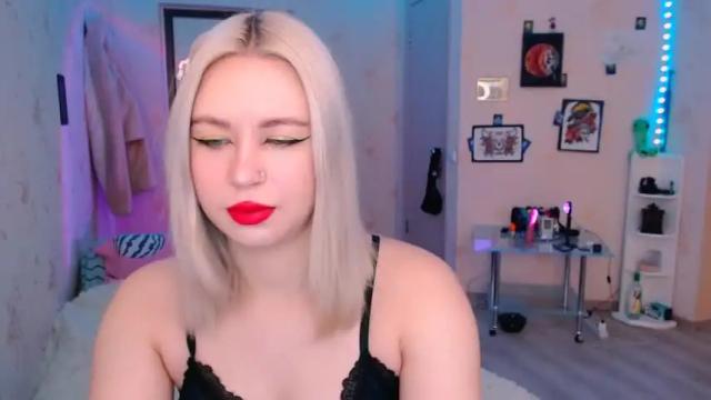 Thumbnail 1, chloejamez's Stream at Chaturbate, 19 months ago