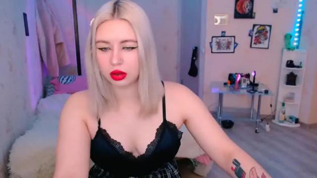 Image 6 of chloejamez Stream on Chaturbate on 19 months ago