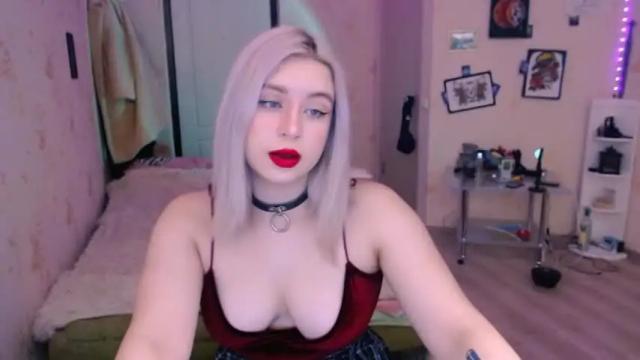Image 6 of chloejamez Stream on Chaturbate on 19 months ago