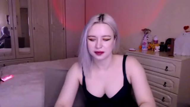 Image 10 of chloejamez Stream on Chaturbate on 18 months ago