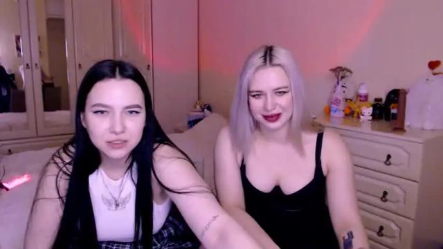 Image 11 of chloejamez Stream on Chaturbate on 18 months ago