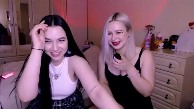 Image 2 of chloejamez Stream on Chaturbate on 18 months ago