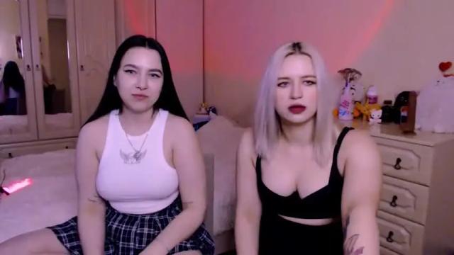 Image 8 of chloejamez Stream on Chaturbate on 18 months ago