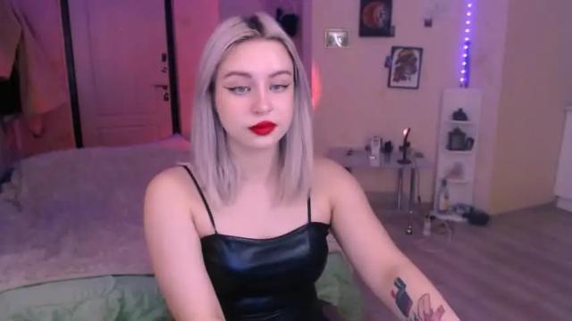 Image 10 of chloejamez Stream on Chaturbate on 18 months ago