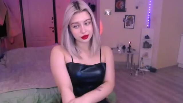 Image 11 of chloejamez Stream on Chaturbate on 18 months ago