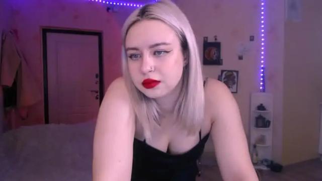Image 4 of chloejamez Stream on Chaturbate on 18 months ago