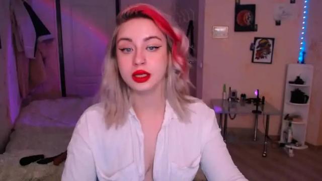 Image 11 of chloejamez Stream on Chaturbate on 18 months ago