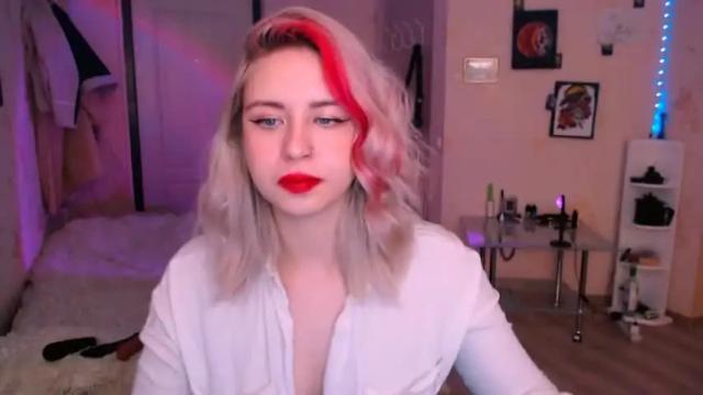 Image 12 of chloejamez Stream on Chaturbate on 18 months ago