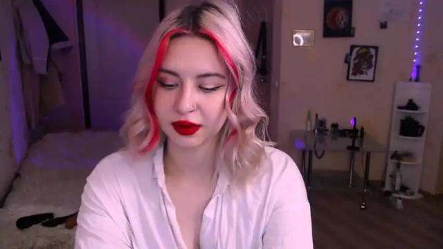 Image 2 of chloejamez Stream on Chaturbate on 18 months ago